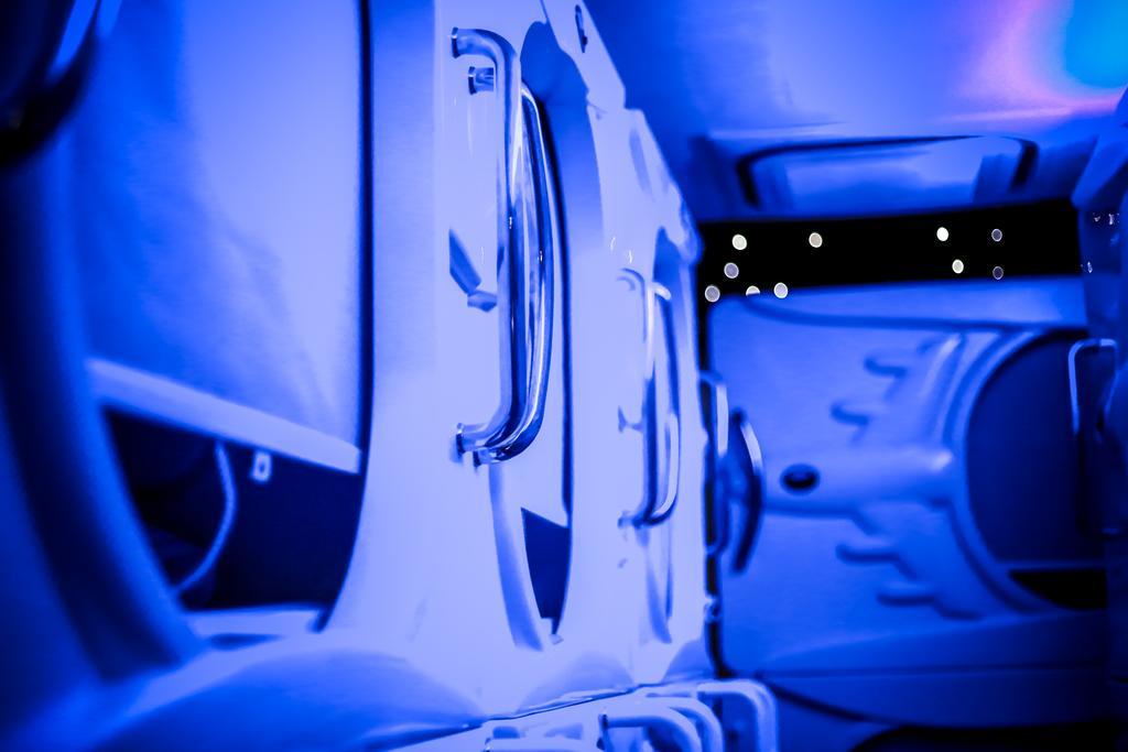 Met A Space Pod @ Boat Quay Singapore Exteriör bild