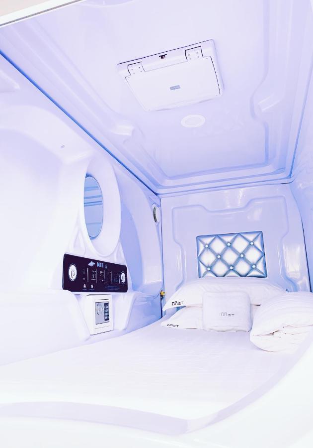 Met A Space Pod @ Boat Quay Singapore Exteriör bild